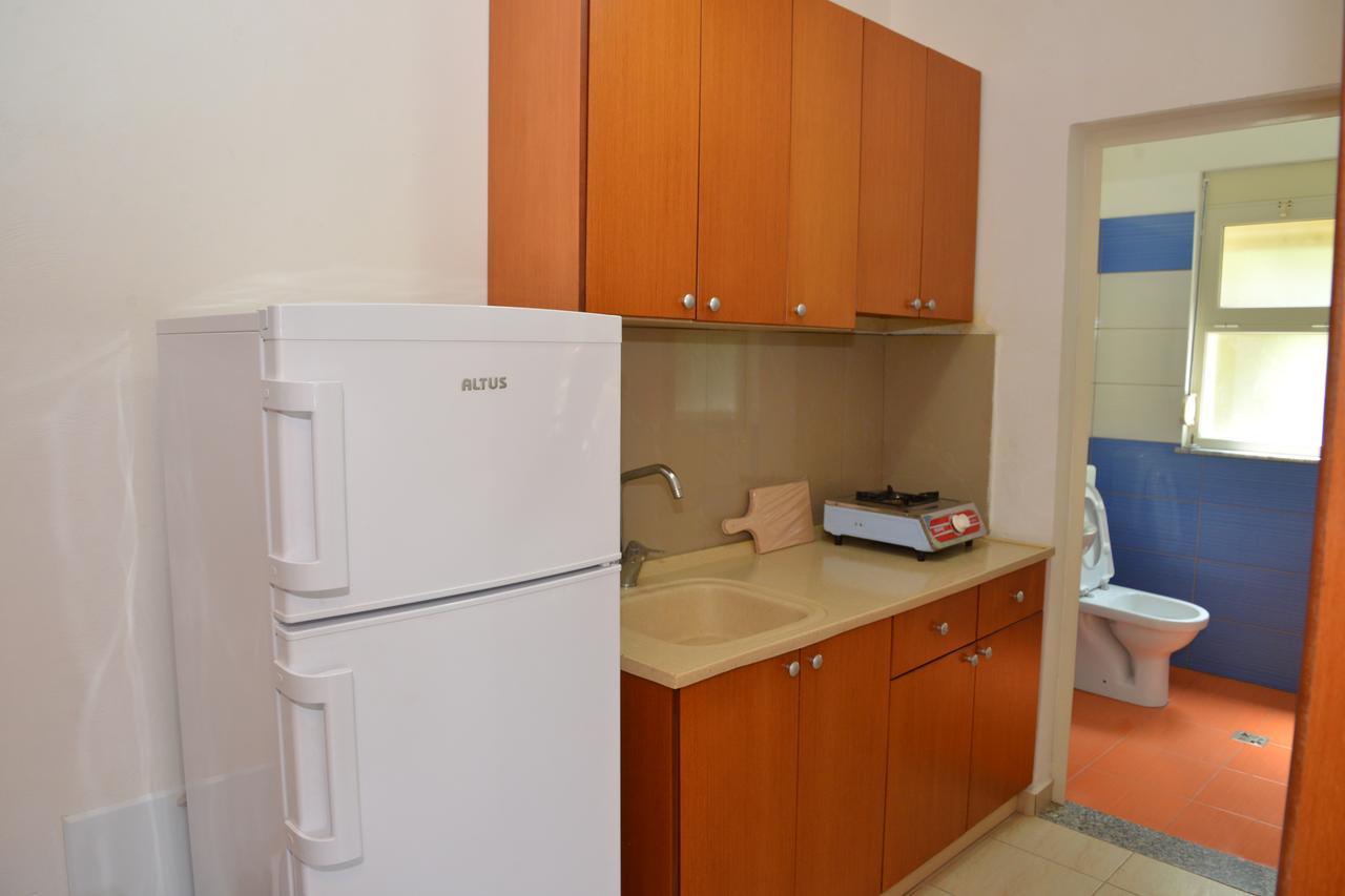 Hotel Gonaj Velipoja Kültér fotó